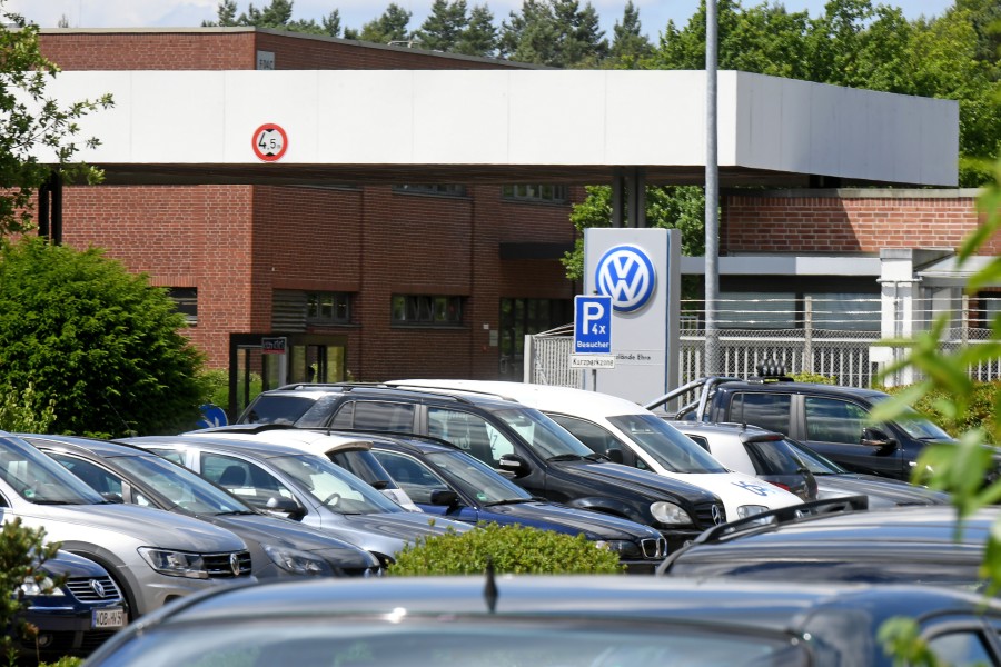 Der Einfahrtsbereich des VW-Testgeländes in Ehra-Lessien. (Archivbild)
