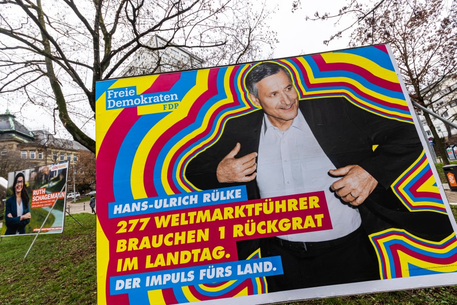 VW: Ex-Chef unterstütz FDP Spitzenkandidat Hans-Ulrich Rülke, der hier mit dem Slogan „277 Weltmarktführer brauchen 1 Rückgrat im Landtag“ wirbt. 