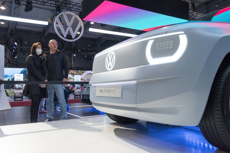 VW plant künftig ganz neue Fahrerassistenzsysteme in seine E-Autos zu bringen. (Symbolbild)