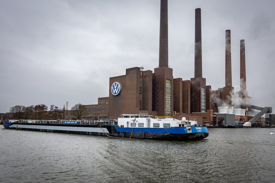 Auch das VW Stammwerk in Wolfsburg ist von der Entscheidung betroffen. (Archivbild)