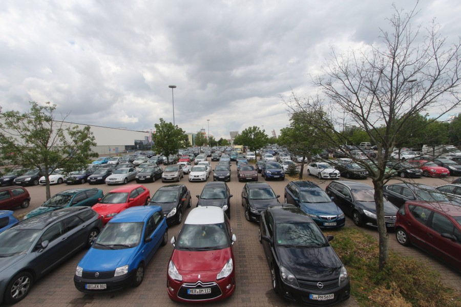 Um überfüllte Parkplätze zu vermeiden, setzt die Stadt Braunschweig zukünftig auf „Carsharing“. (Symbolbild)