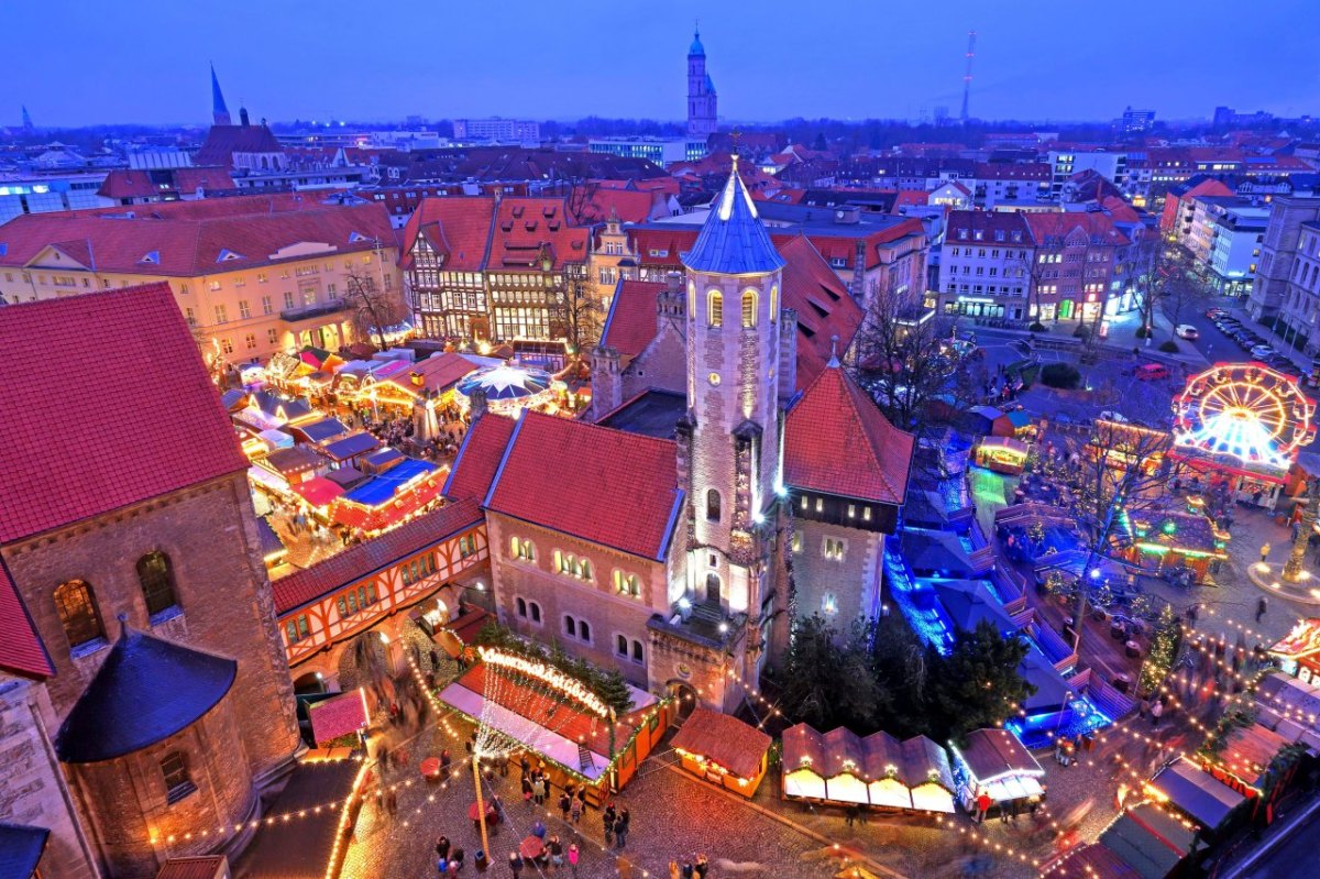Weihnachtsmarkt Braunschweig Lichter.jpg