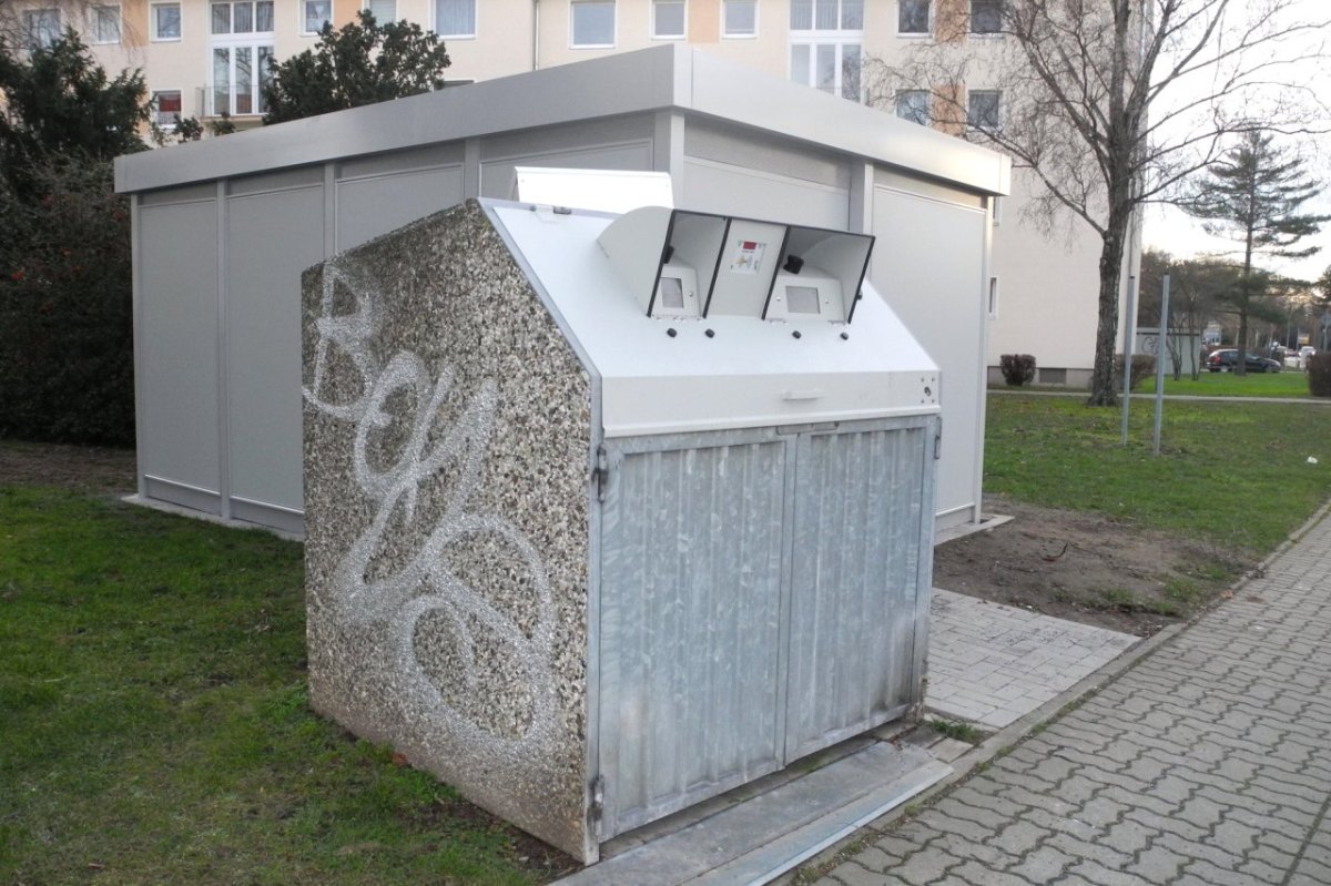 Wolfenbüttel Müll Müllcontainer Bobby Box Müllschleuse  (2).JPG