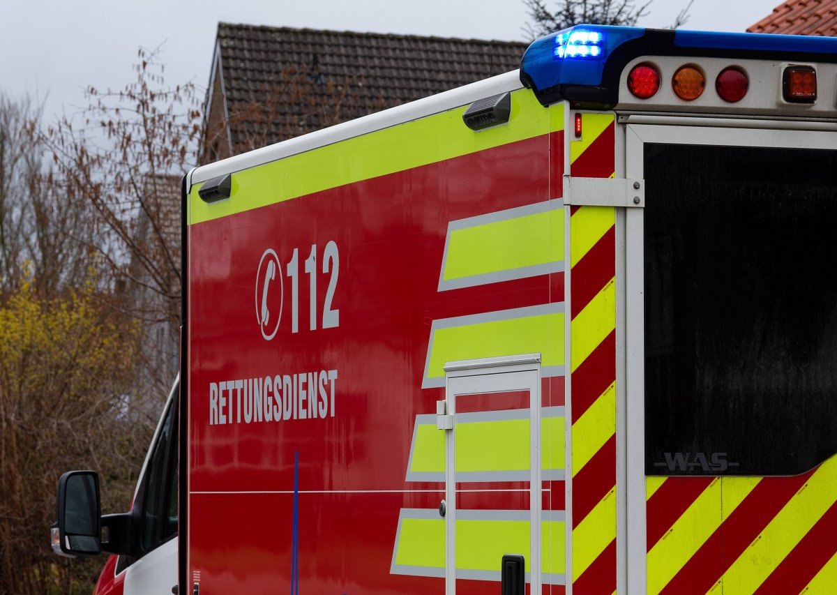 Wolfsburg-Unfall-Rettungswagen.jpg
