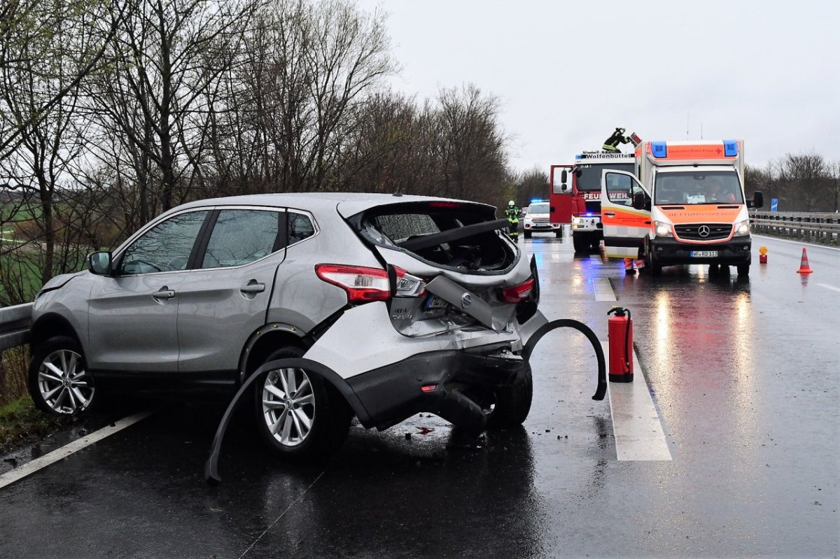 A36 bei Wolfenbüttel Schwerer Unfall bei Schnee und Regen news38.de