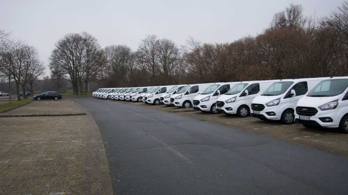 amazon salzgitter salzgittersee parkplatz transporter