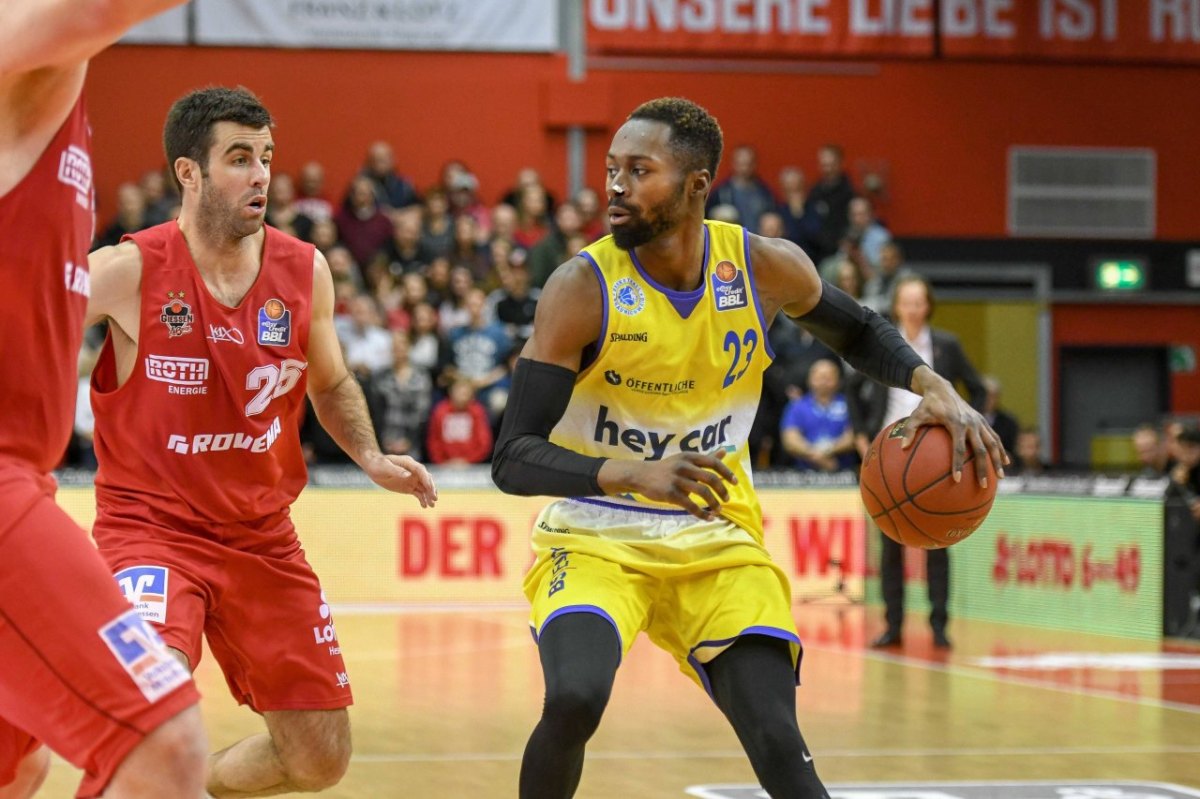 baskenball-loewen-braunschweig-giessen.jpg