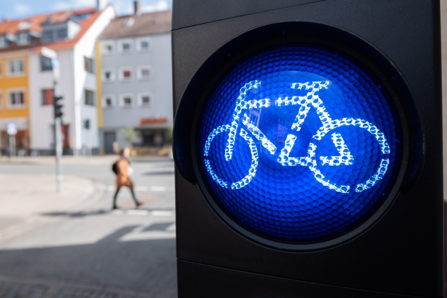 Das blaue Licht soll dem Radfahrer zeigen, dass die Ampel ihn „bemerkt“ hat. 