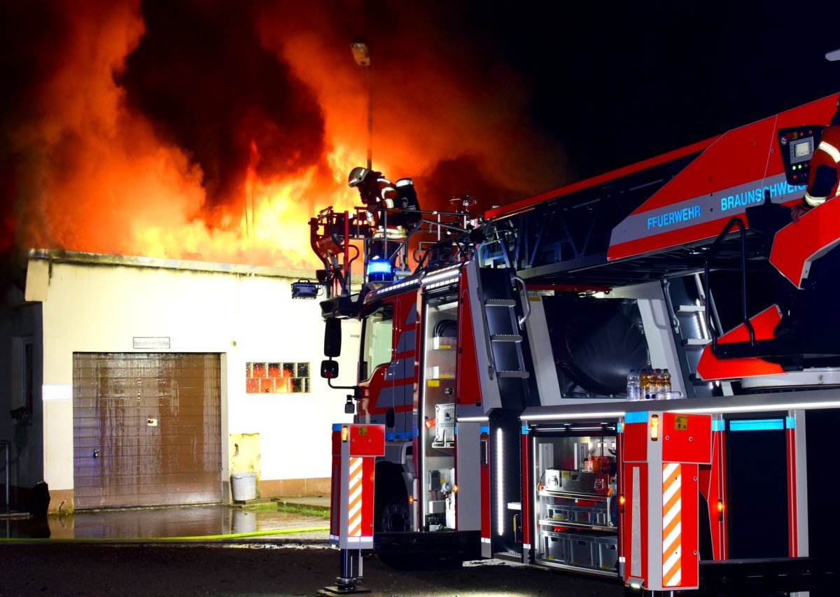braunschweig feuer brand lehndorf vereinsheim feuerwehr
