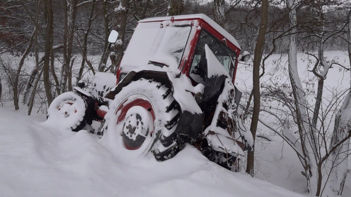 bregenstedt helmstedt mann erforen traktor schnee