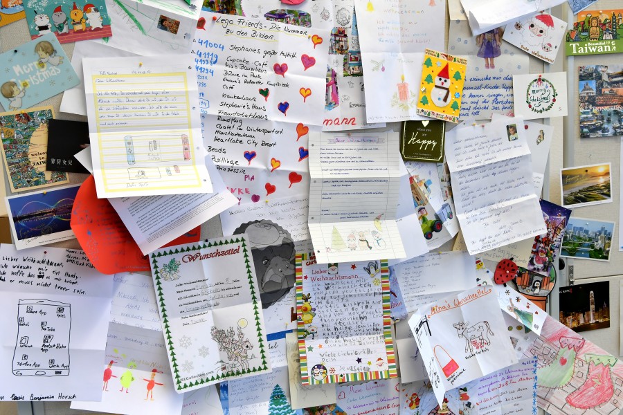 Jedes Jahr trudeln allein in Himmelsthür tausende Weihnachtsbriefe ein. (Archivbild)