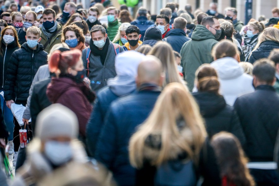 In eine volle Innenstadt geht der Mann aus dem Kreis Gifhorn sehr ungern. Die Blicke und Sprüche stören ihn gewaltig. (Symbolbild)