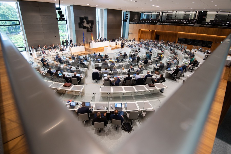 Die niedersächsische Landesregierung hat die Corona-Verordnung leicht angepasst und ihre Gültigkeit um sieben Wochen verlängert. (Symbolbild)