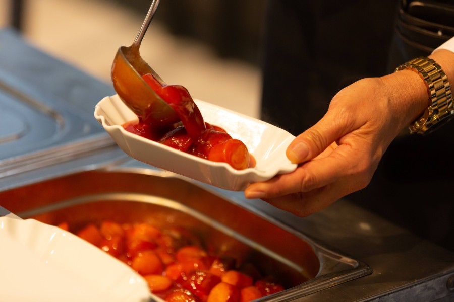 VW streicht die Currywurst von der Speisekarte. 