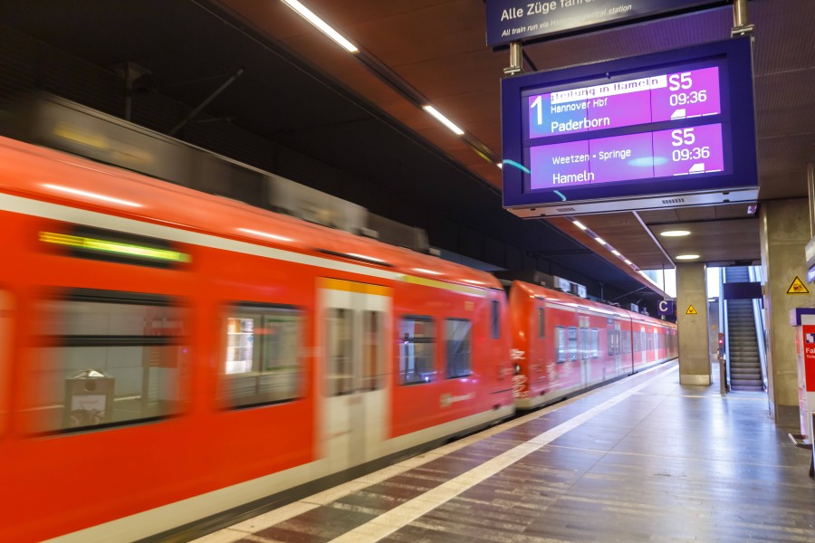 Streik bei der Deutschen Bahn in Niedersachsen: Auch in Hannover, Braunschweig und Co. musst du mit Einschränkungen während des Bahnstreiks rechnen. (Symbolbild)