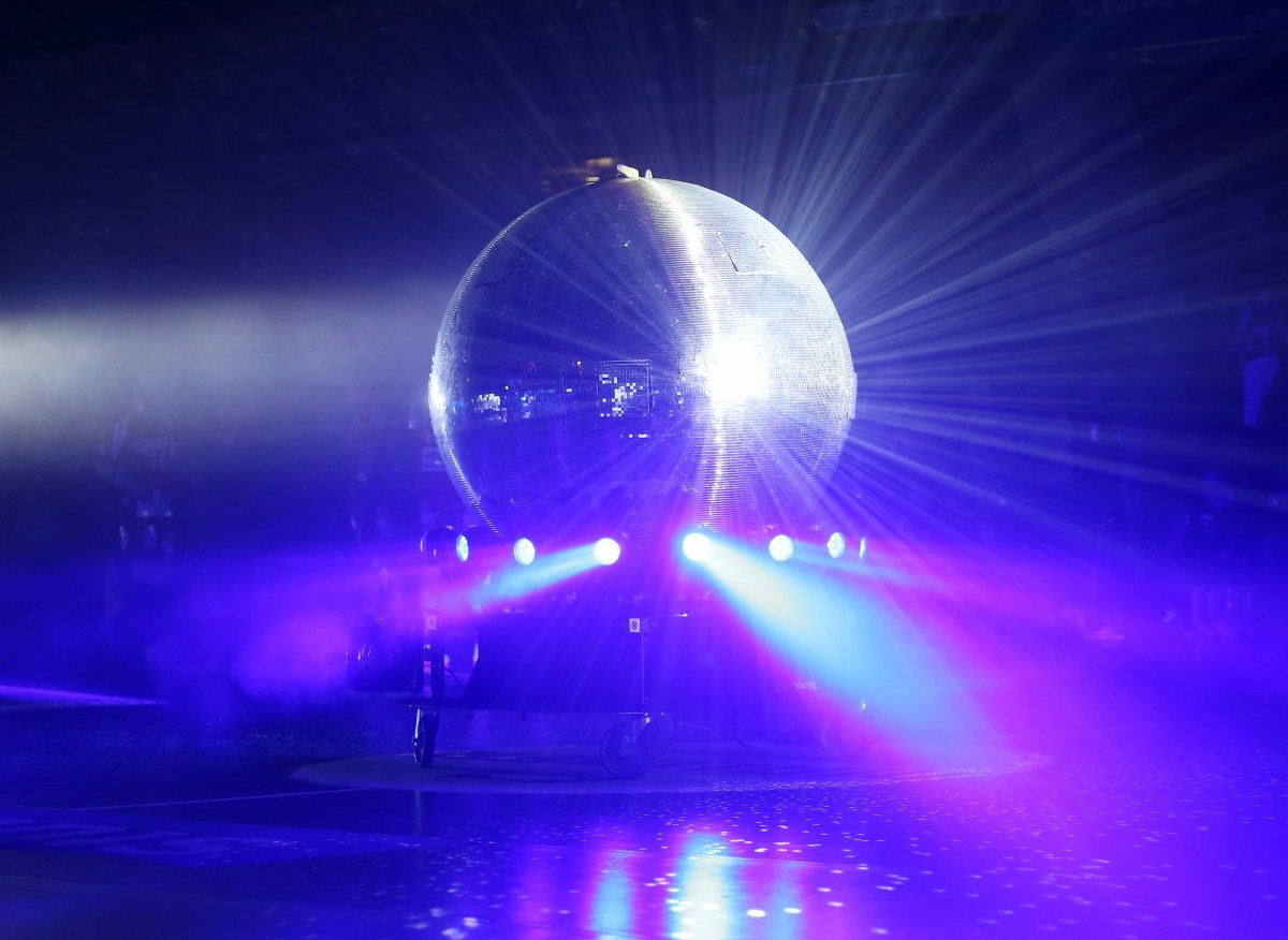 disco discokugel tanzen braunschweig corona lockdown kult