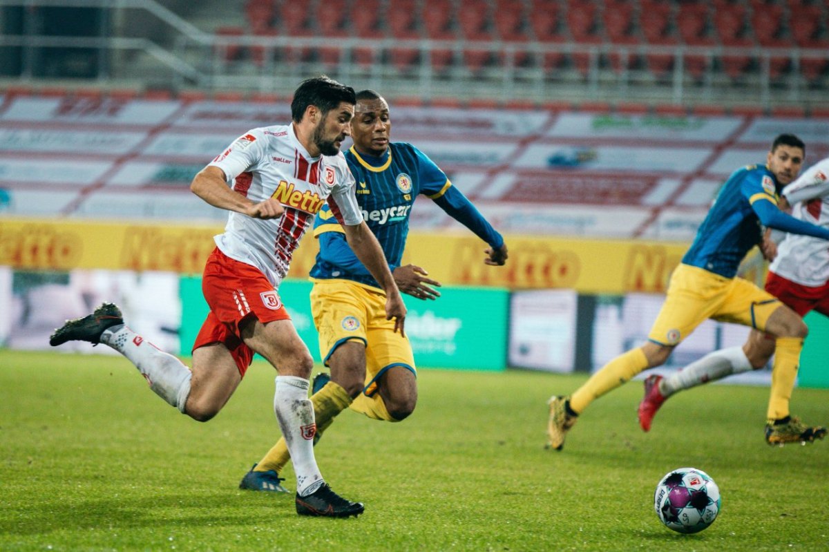 eintracht-braunschweig-jahn-regensburg.jpg