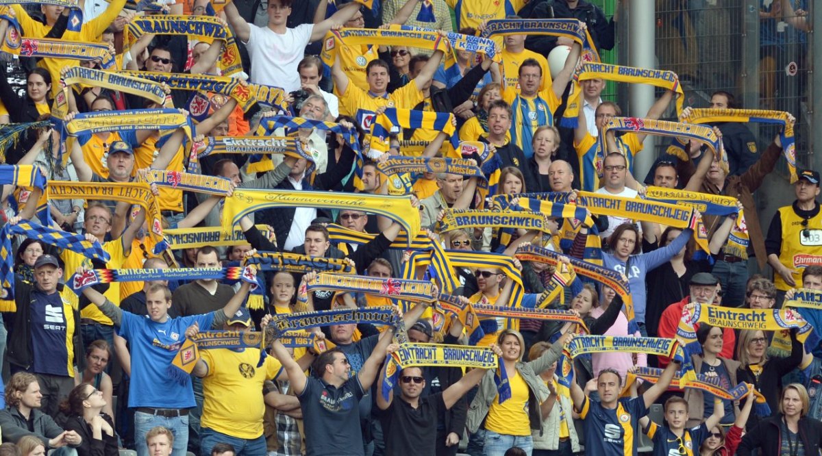 eintracht braunschweig sc freiburg fans