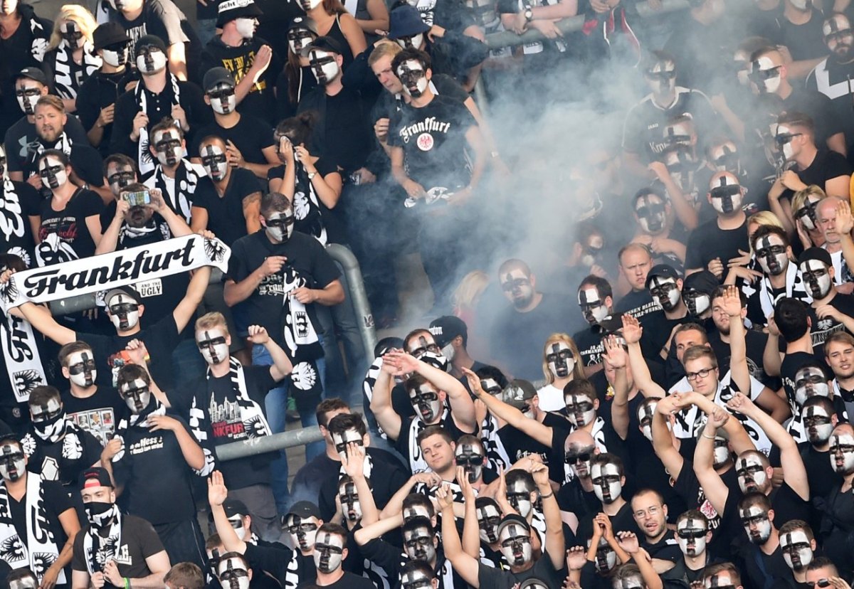 eintracht frankfurt fans