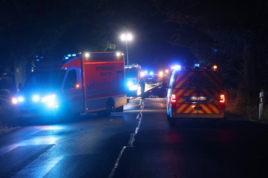 Die B248 war während der Rettungs- und Bergungsarbeiten an der Unfallstelle gesperrt.