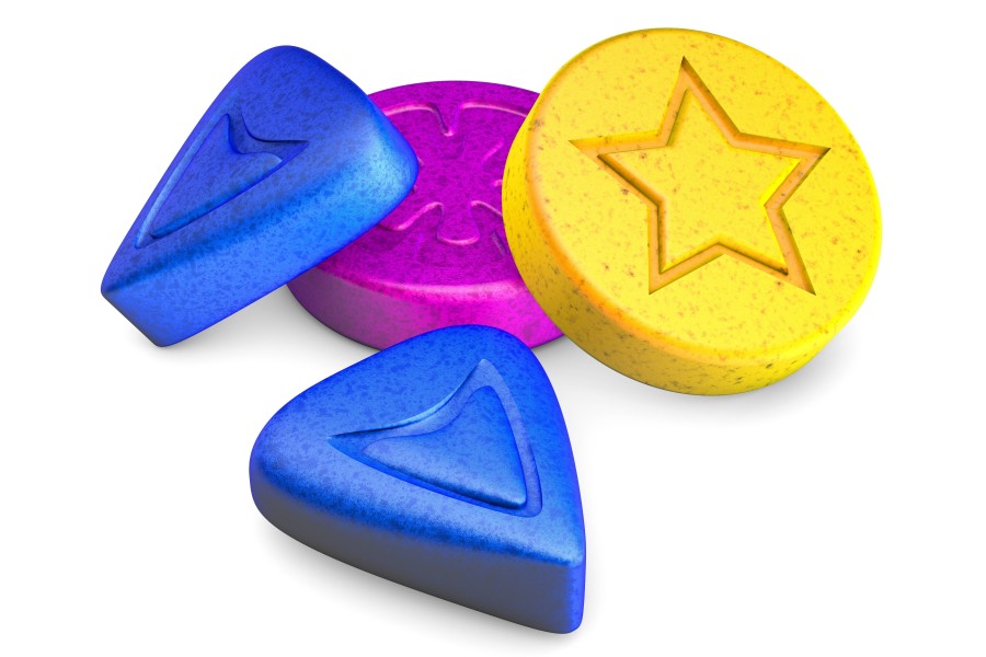 MDMA/Ecstasy-Pillen sind oftmals bunt und tauchen in verschiedenen Farben auf. 