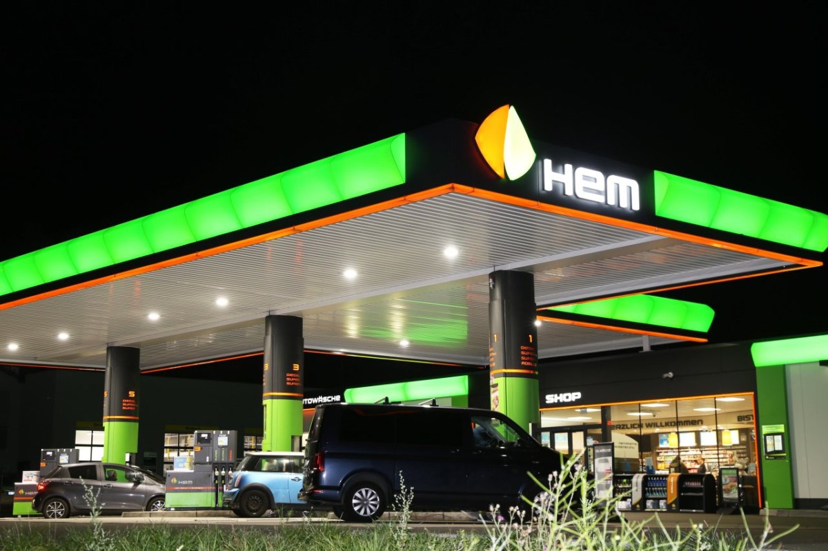 hem tankstelle nacht nachts elbingerode harz