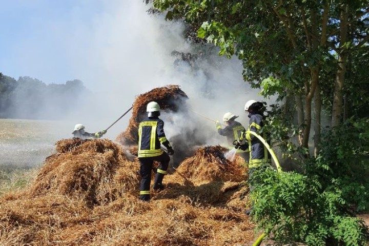 Feuer löschen bei den Temperaturen... Das macht sicher wenig Spaß!