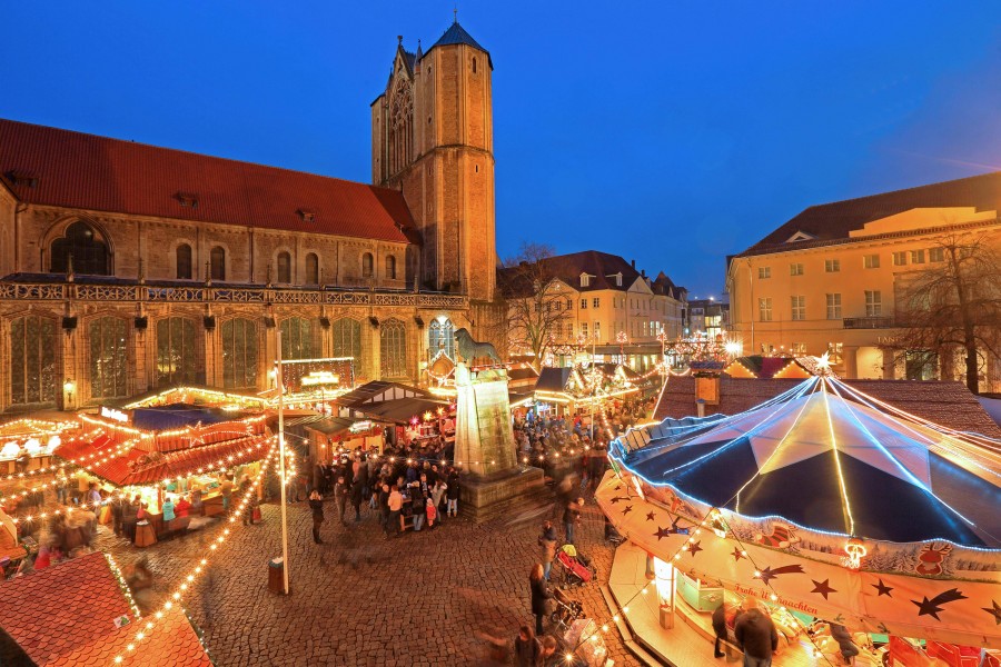 So leuchtend sah der Weihnachtsmarkt in Braunschweig noch im letzten Jahr aus. Doch in diesem Jahr müssen wir auf dieses Bild leider verzichten.