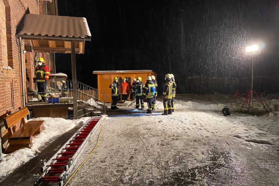 Im Einsatz waren die Feuerwehren Groß Brunsrode und Flechtorf mit vier Fahrzeugen und der Gemeindebrandmeister. 