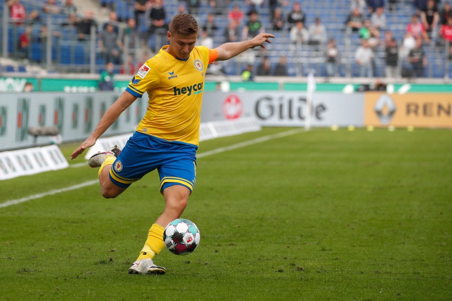 Martin Kobylanski traf im Hinspiel zum 1:0. Am Ende unterlag man jedoch Hannover 96 mit 1:4. 