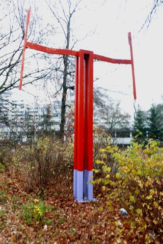 Dieses sonderbare Konstrukt entdeckte Klaus Römer im Süden Wolfsburgs. 