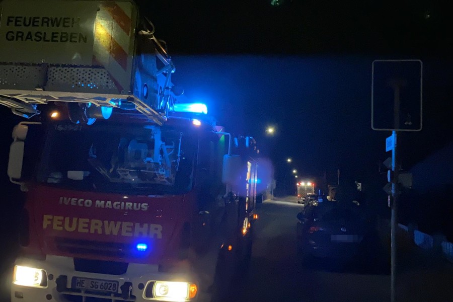 Nächtlicher Einsatz für die Feuerwehren aus Mariental und Grasleben! Hausbewohner fühlten sich plötzlich unwohl – dann musste alles schnell gehen!