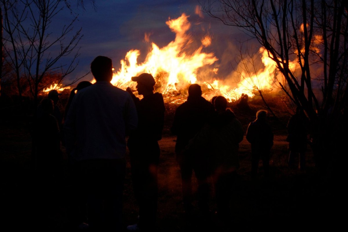 osterfeuer-peine.jpg