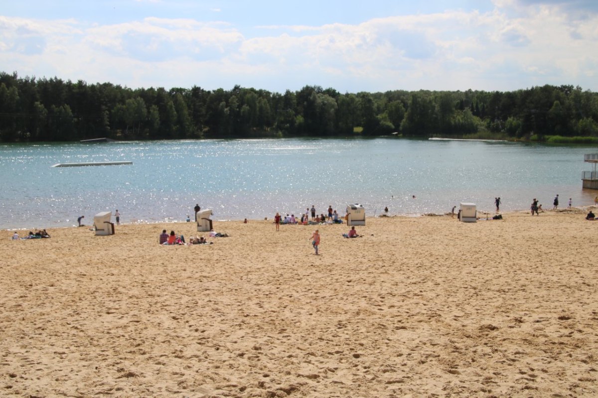 piratenfest bernsteinsee strand.JPG