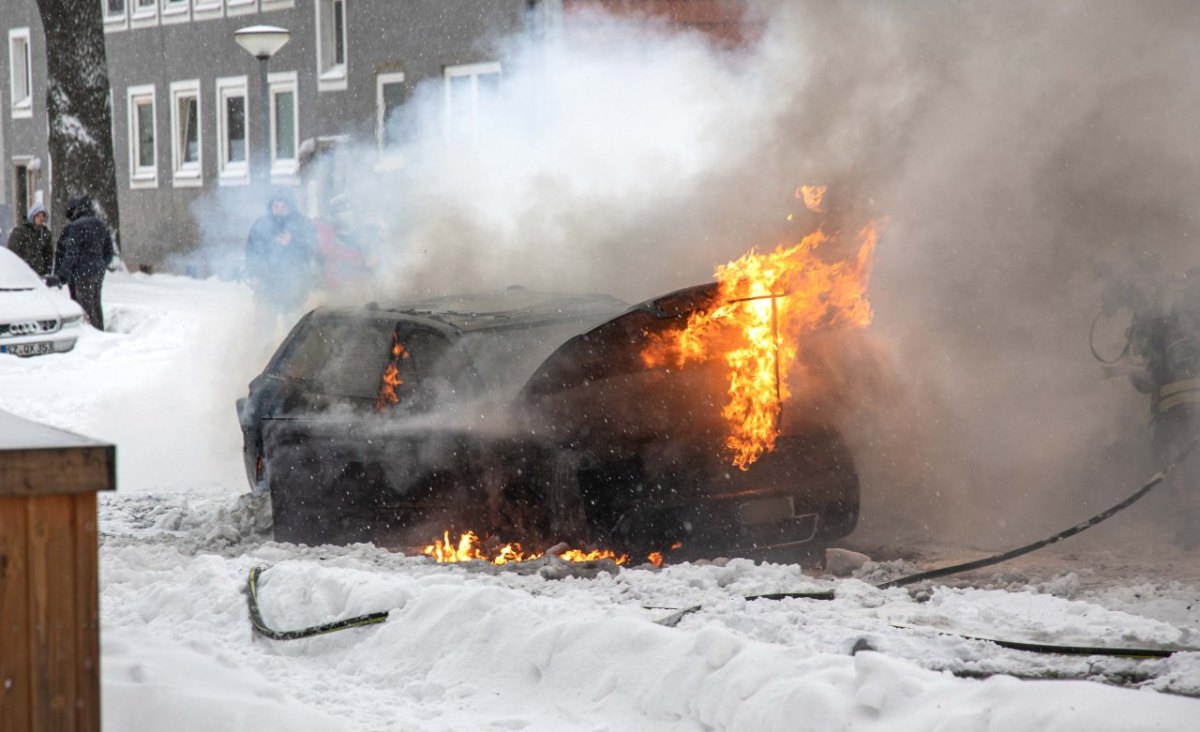 salzgitter auto brennt brand