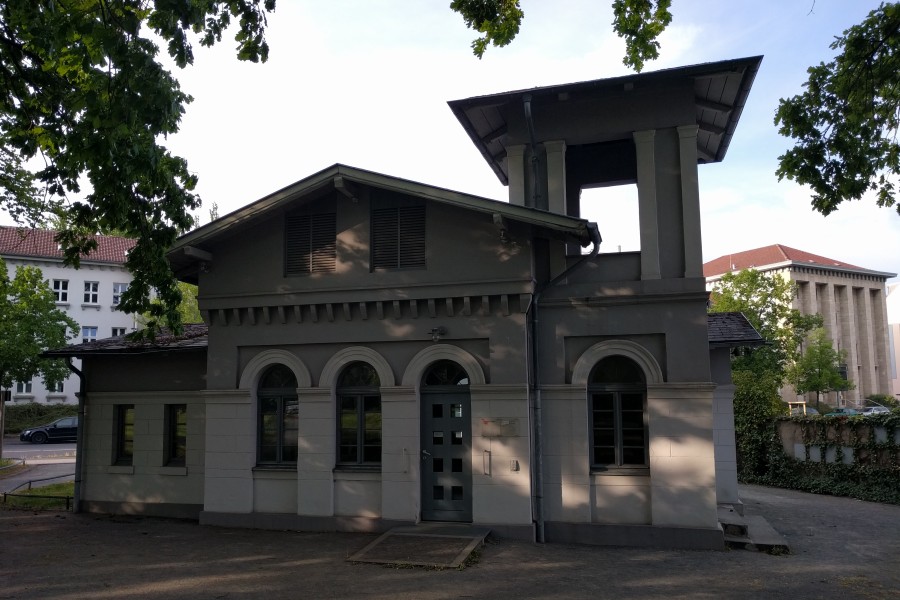 Die Gedenkstätte Schillstraße erinnert an die Opfer des ehemaligen KZ-Außenlagers Neuengamme.