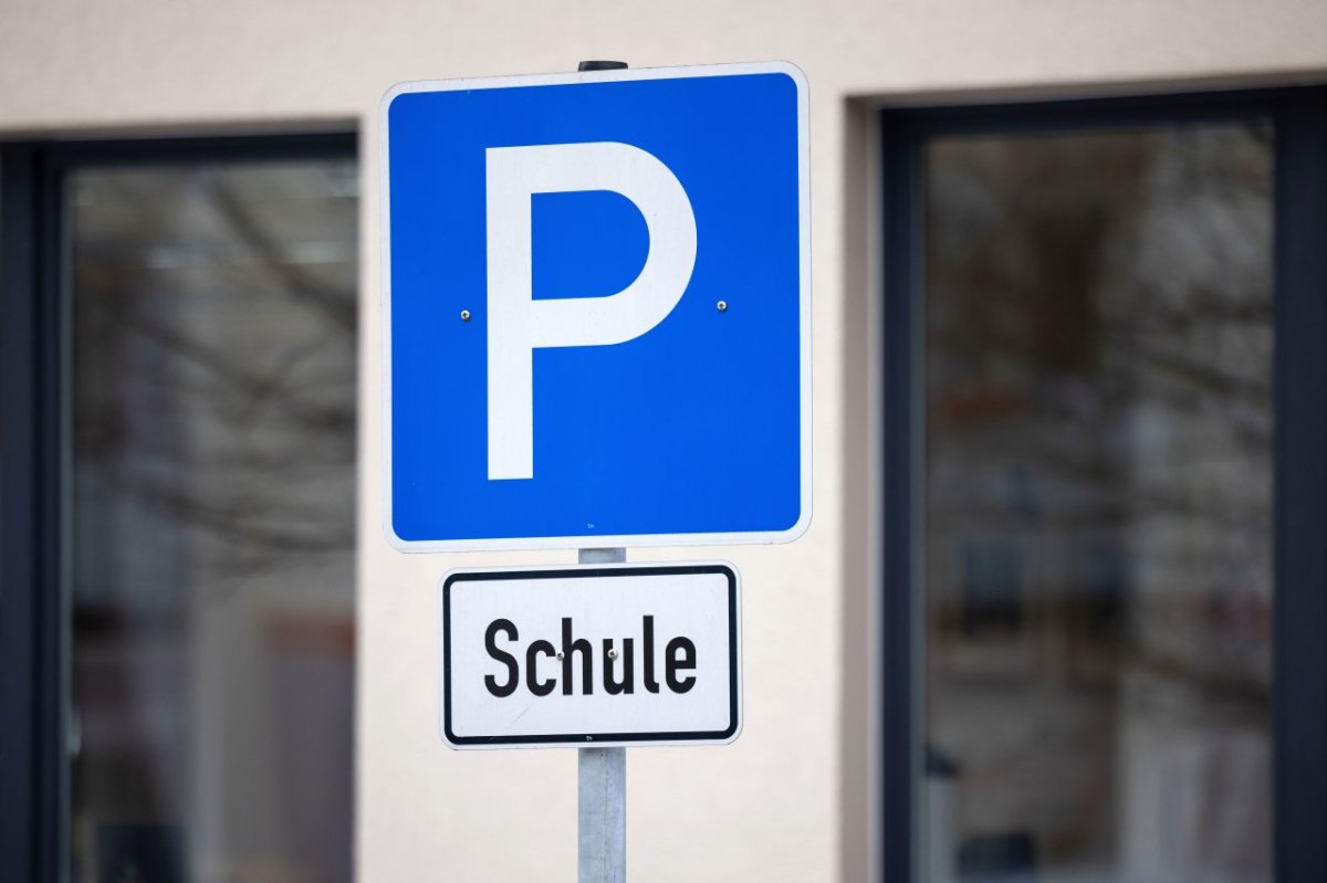 schule parkplatz gifhorn traktor trecker