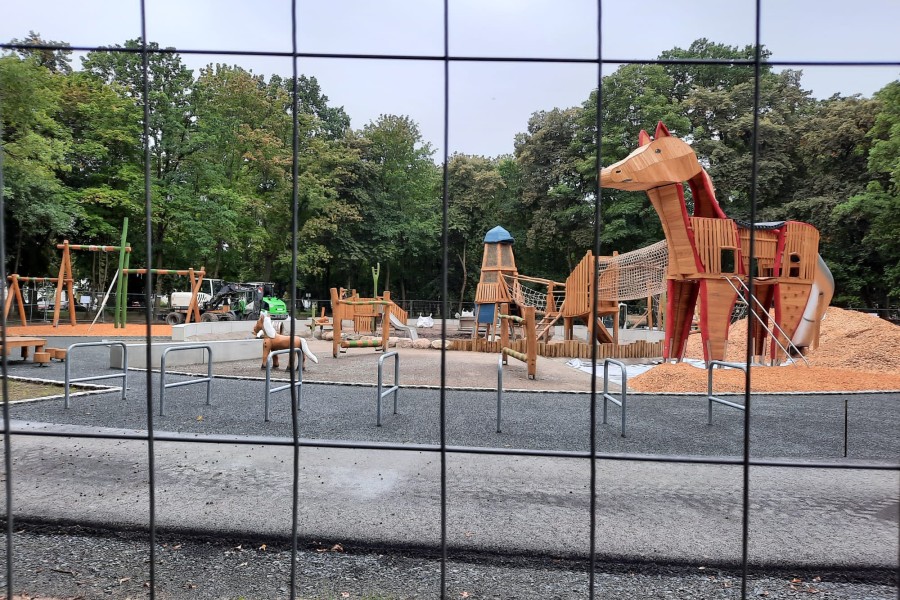 Im Östlichen Ringgebiet in Braunschweig wird aktuell ein Spielplatz erneuert. Auch das dürfte ein Wink dafür sein, dass die Stadt sich sehr wohl um Kinder und Jugendliche schert.