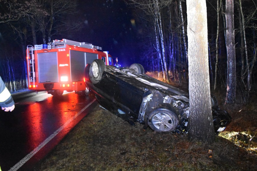 Der BMW erlitt bei dem Unfall einen Totalschaden.