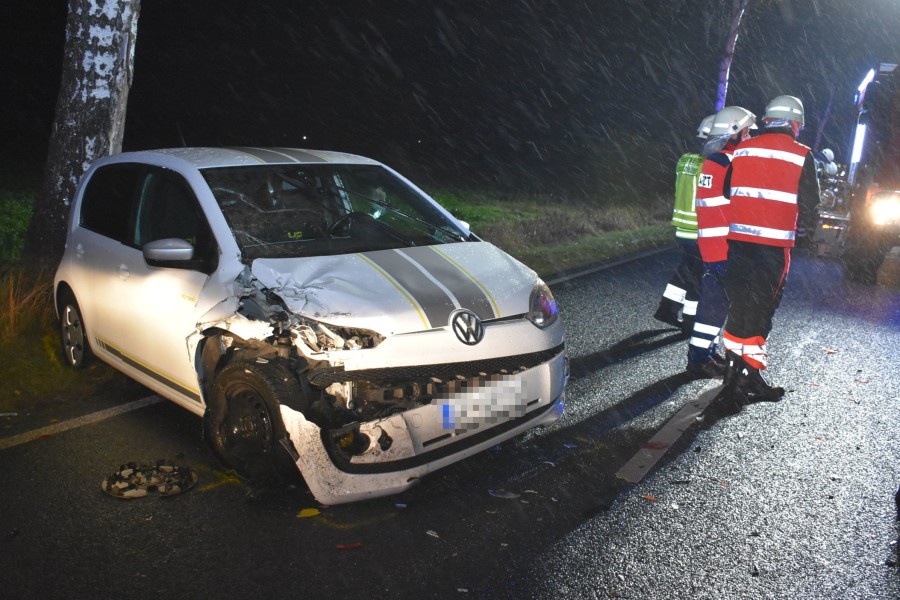 Unfall im Kreis Gifhorn: Der Fahrer des VW Up sah den Wagen vor ihm zu spät.