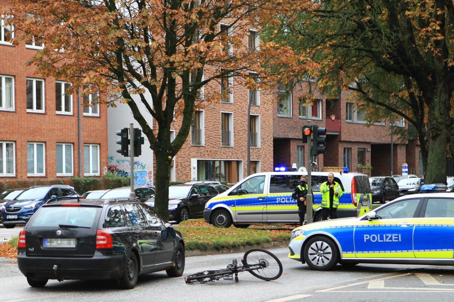 Der 11-Jährige wurde von dem Skoda angefahren und über die Motorhaube geschleudert. (Symbolbild)