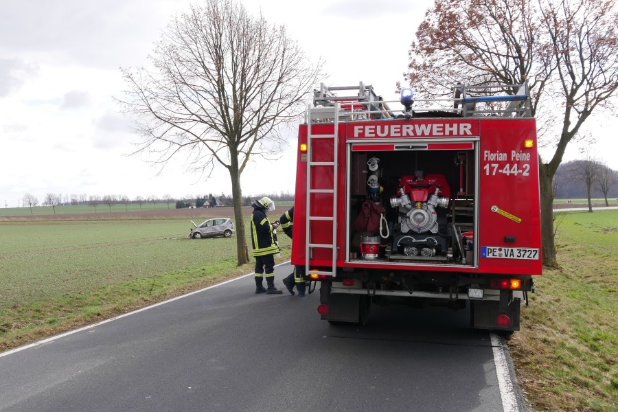 Im Einsatz war die Feuerwehr Bodenstedt und Vallstedt sowie zwei Rettungswagen des DRK Peine und ein Notarzteinsatzfahrzeug sowie drei Streifenwagen der Inspektionen Salzgitter und Vechelde.