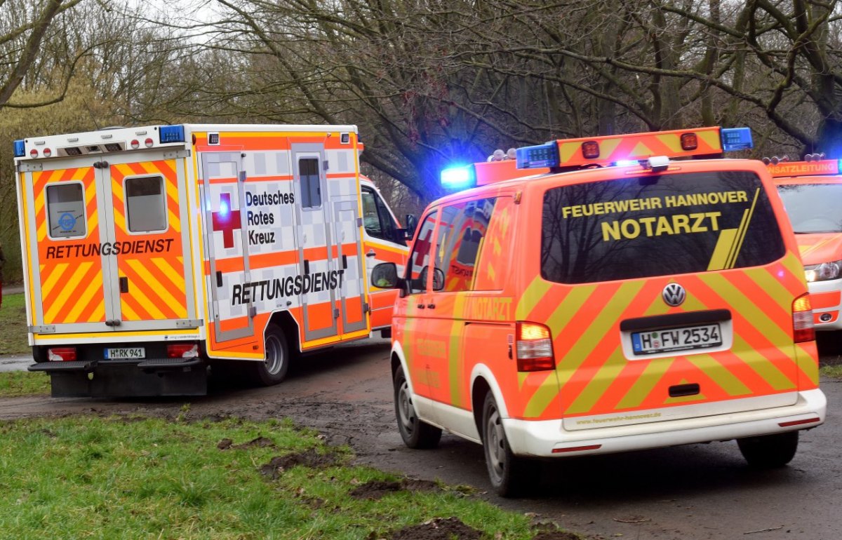 unfall rettungswagen rettungsdienst hannover