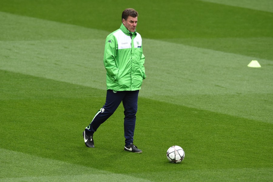 VflL-Trainer Dieter Hecking hat schon mal bessere Zeiten in Wolfsburg erlebt. (Archivbild)