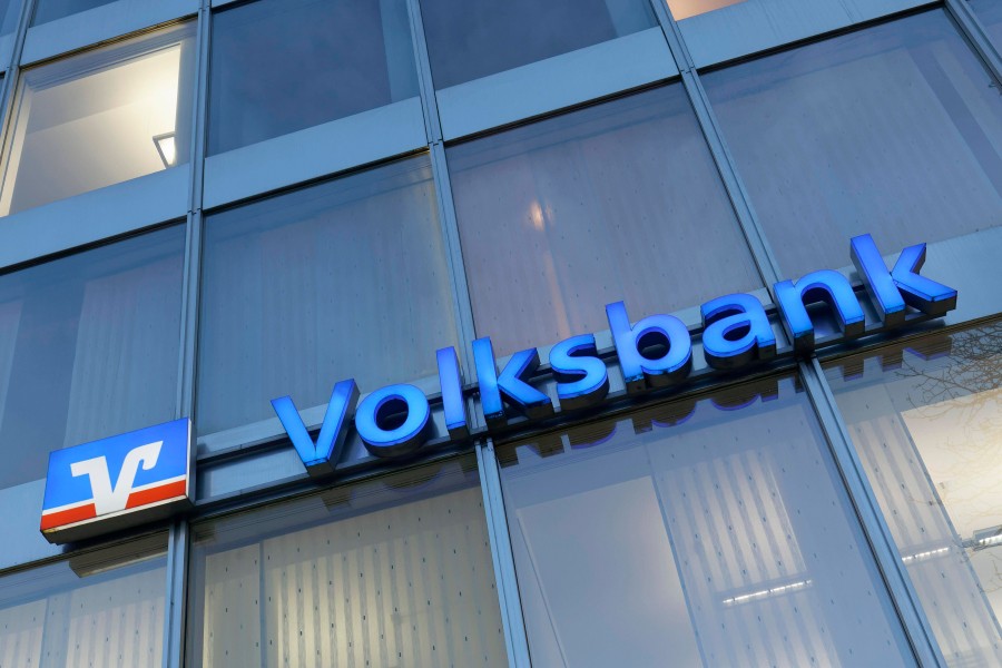 Unbekannte stahlen einen Tresor aus einer Volksbank in Wolfsburg. 