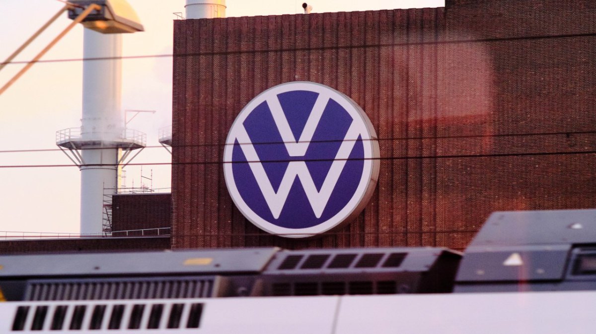 vw logo werk wolfsburg mangel