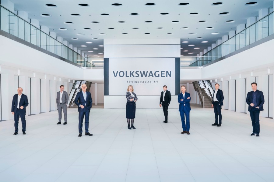 Der aktuelle Vorstand von VW. Angeblich muss ausgerechnet die einzige Frau gehen – Compliance-Chefin Hiltrud Werner. 