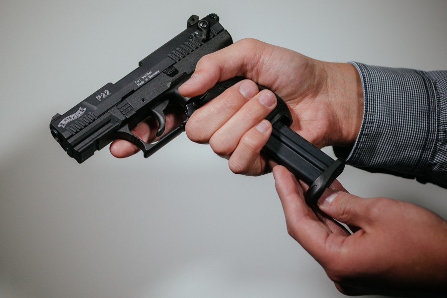 Bei der konfiszierten Pistole handelte es sich um eine Schreckschusswaffe. (Symbolbild)