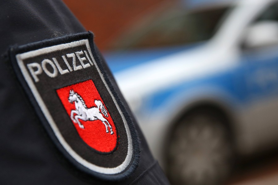 Wolfsburg: Ein Mann rastete total aus und nutzte mehrere Kennzeichen als Waffe. (Symbolbild)