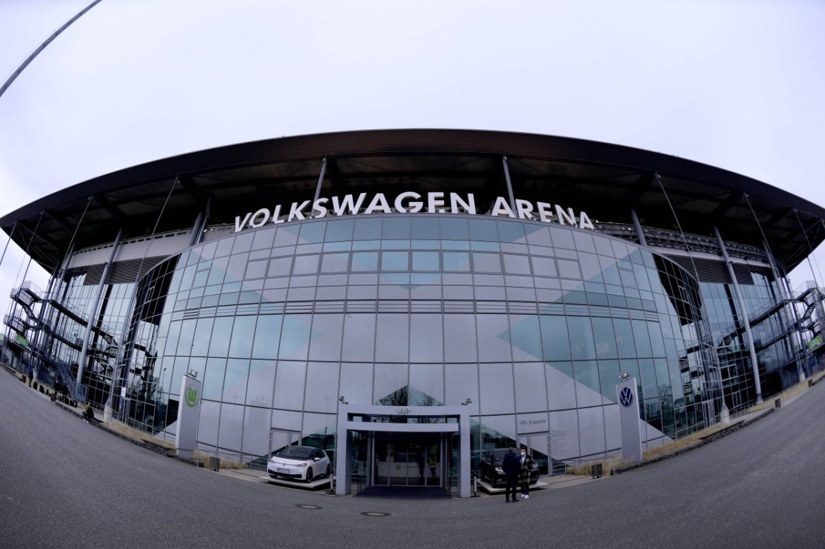 wolfsburg-volkswagen-arena.jpg